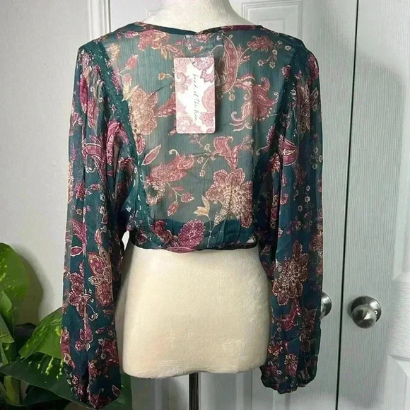 Band of the free - River Deep Pine Paisley Tie Front Crop Top Size XS - Picture 9 of 17